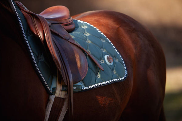 Royal Equestrian Cuscinetto per sella da dressage blu marino completo - Royal Equestrian