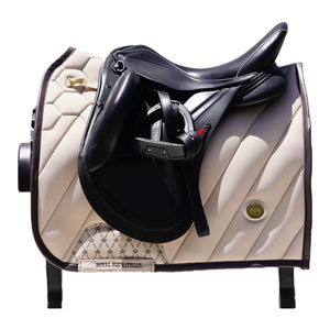 Sadelunderlag til dressur, fuld sandfarvet Regalia di Roma | Royal Equestrian