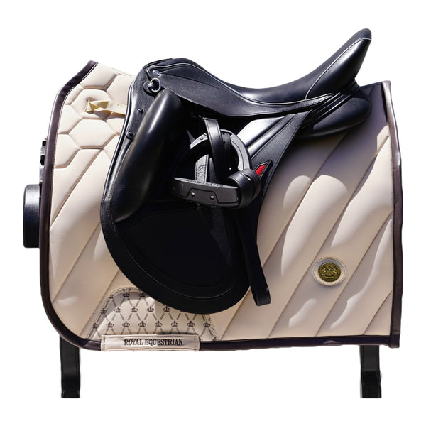 Sadelunderlag til dressur, fuld sandfarvet Regalia di Roma | Royal Equestrian