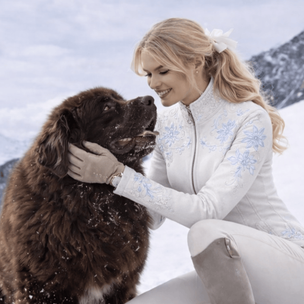 Königliche Reitjacke „Princess of the North“ mit Spitze in Eisblau