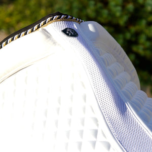 Tapis de selle équestre royal Dressage Pro Cooling Mesh blanc doré