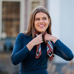 Royal Equestrian Chevalle-scarf i marinblått siden med ask