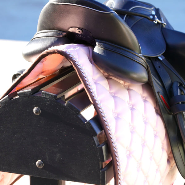 Royal Equestrian dressyr sadelunderlägg rosa