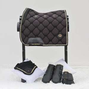 Royal Equestrian dressyr sadelunderlägg svart guld