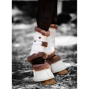Royal Equestrian fodrade borstskydd, vita